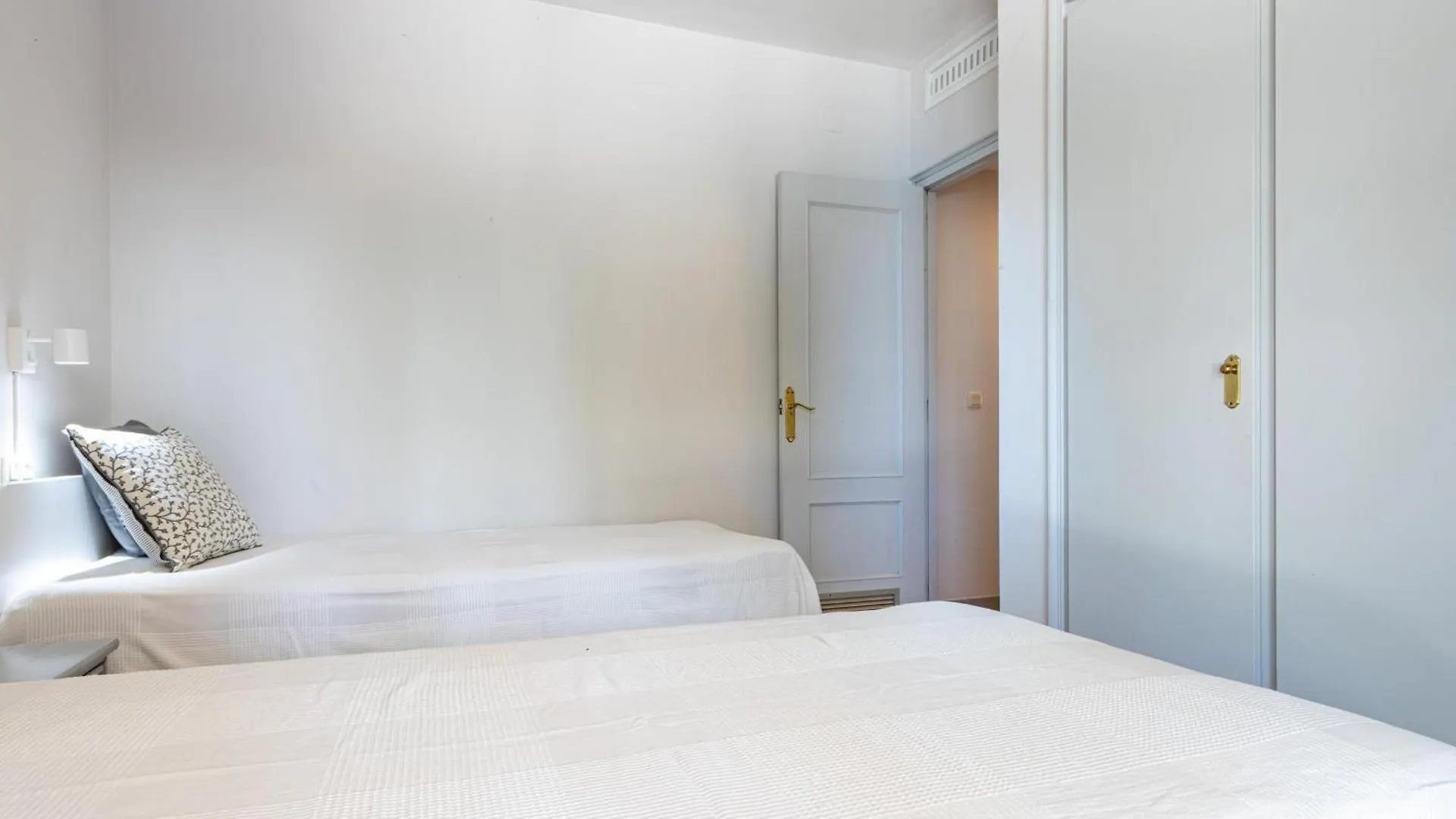 Casa De Lujo En Primera Linea: Piscina, A/A, Wi-Fi, Barbacoa, Jardin, 50M De La Playa. - Es-89-113 Sant Pere Pescador Spain